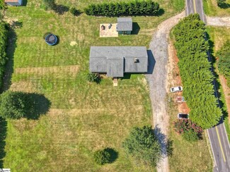 965 Bradley Dill Rd, Campobello, SC 29322