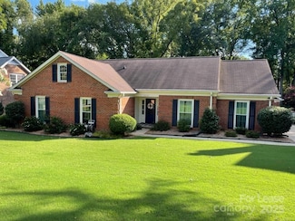 9524 Deer Spring Ln, Charlotte, NC 28210