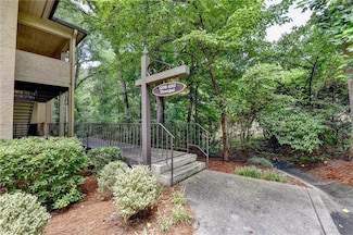 1010 Donegal SE, Smyrna, GA 30080
