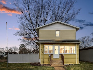 423 N Washington Ave, Bradley, IL 60915