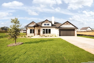 112 Bayberry Ct, La Vernia, TX 78121