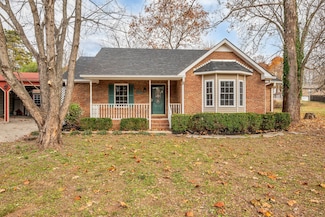 2306 Beechwood Dr, Springfield, TN 37172