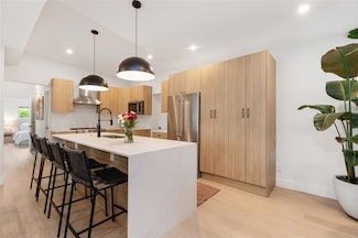 1080 E Country Club Cir, Plantation, FL 33317