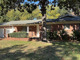 7005 Robinhood Ln, Fort Worth, TX 76112