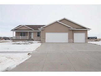 502 Valley Dr, Atkins, IA 52206