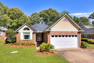 53 N Lake Cir, Manning, SC 29102