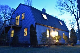 30 Tia Anna Ln, Oak Bluffs, MA 02557