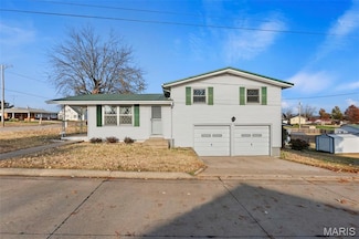 1066 Hume St, Perryville, MO 63775