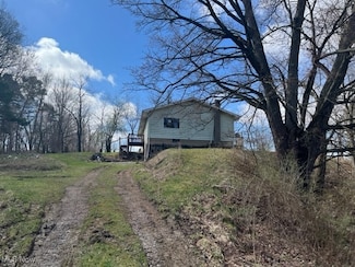 15365 Nash Rd, Burton, OH 44021