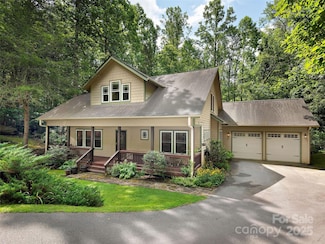 264 Charming Ln, Hendersonville, NC 28792