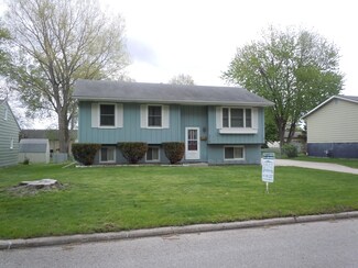 715 18th St, Nevada, IA 50201