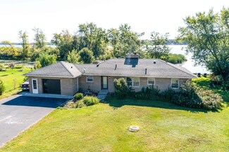 37633 N Frank Ct, Spring Grove, IL 60081