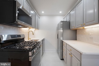 1931 N Cleveland St Unit 207, Arlington, VA 22201