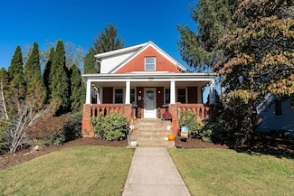 529 S Linden Ave, Waynesboro, VA 22980