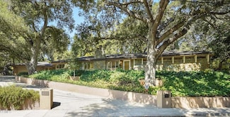 895 Canon Dr, Pasadena, CA 91106