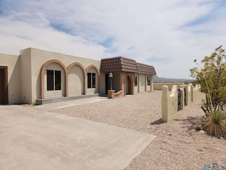 301 Stagecoach Dr, Elephant Butte, NM 87935