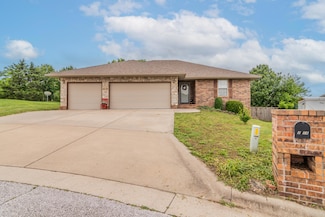 2714 W Colton, Ozark, MO 65721