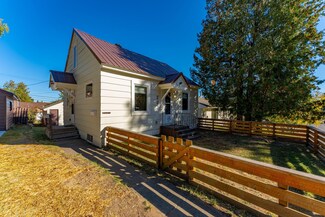 23 E Boundary St, Ely, MN 55731