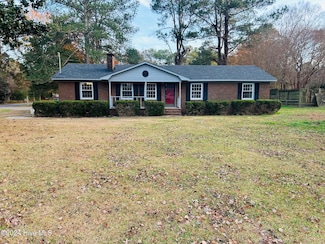 3300 Pinetree Ln, Greenville, NC 27858