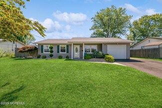 6 5th Ave, Monroe Township, NJ 08831