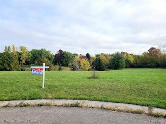 2444 Shade Grove Dr, Other, MI 48433