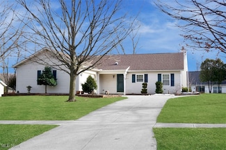 484 W Parkway Dr, Madison, OH 44057