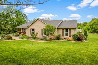 2740 Critz Ln, Thompsons Station, TN 37179