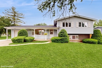 1920 Charles St, Woodstock, IL 60098