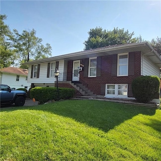 11624 Sycamore Dr, Kansas City, MO 64134