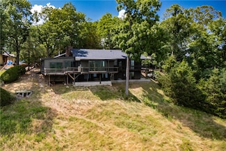 409 Hillcrest Rd, Eureka Springs, AR 72631