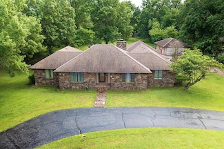 3006 E 8th St, Pittsburg, KS 66762