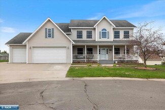 304 Fairview Cir N, Virginia, MN 55792