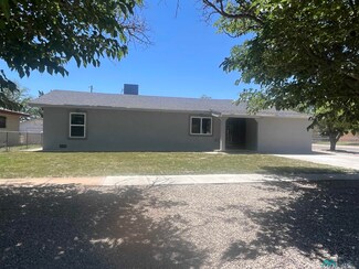 1514 W Hendricks St, Roswell, NM 88203