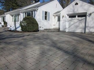 82 Acton Rd, Chelmsford, MA 01824