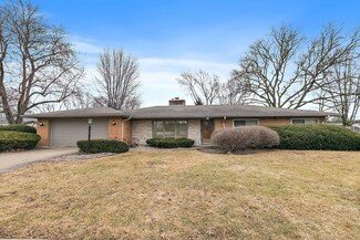 217 Dennis Ct, Elgin, IL 60123