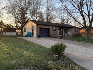 1010 S Apple Ave, Belle, MO 65013