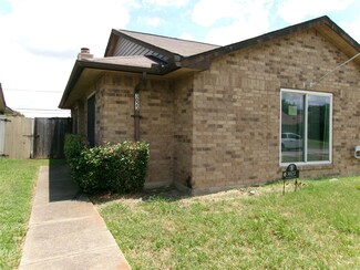 3023 Oak Ridge Place, Grand Prairie, TX 75052