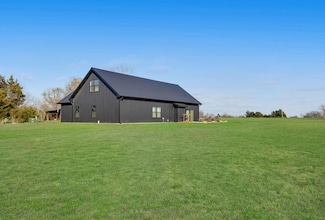 20088 Pratt Rd, Parsons, KS 67357