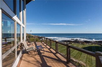 7 Old Salt Ln, Cape Neddick, ME 03902