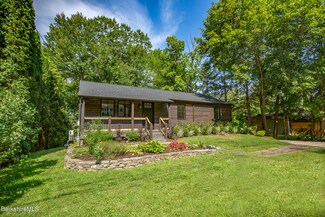 31 Hillside Ave, Great Barrington, MA 01230