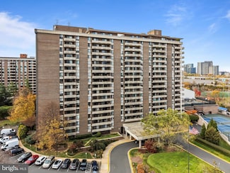 1800 Old Meadow Rd Unit 1412, McLean, VA 22102