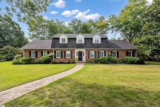 18 Meadow Ln, Greenville, SC 29615