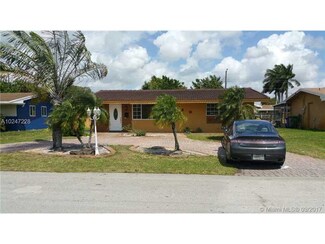 8241 NW 11th Ct, Pembroke Pines, FL 33024
