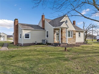 8031 N Cedar Ln, Gnadenhutten, OH 44629