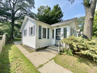 320 S Baldwin St, Whitehall, MI 49461