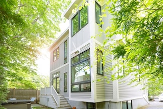 252 Pearl St Unit B, Cambridge, MA 02139