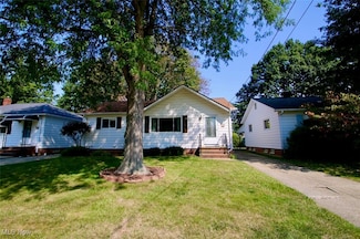 29329 Beechwood Dr, Wickliffe, OH 44092
