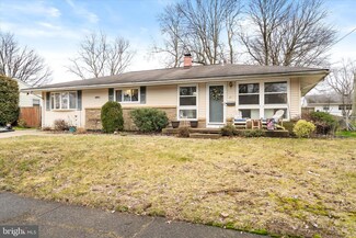 41 Fleetwood Dr, Trenton, NJ 08690