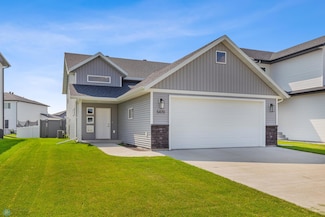 5470 Lori Ln W, West Fargo, ND 58078