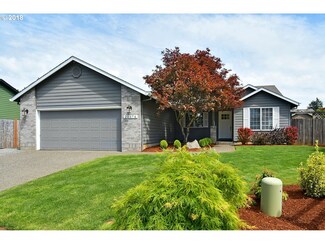 20074 Torrey Pines Dr, Oregon City, OR 97045